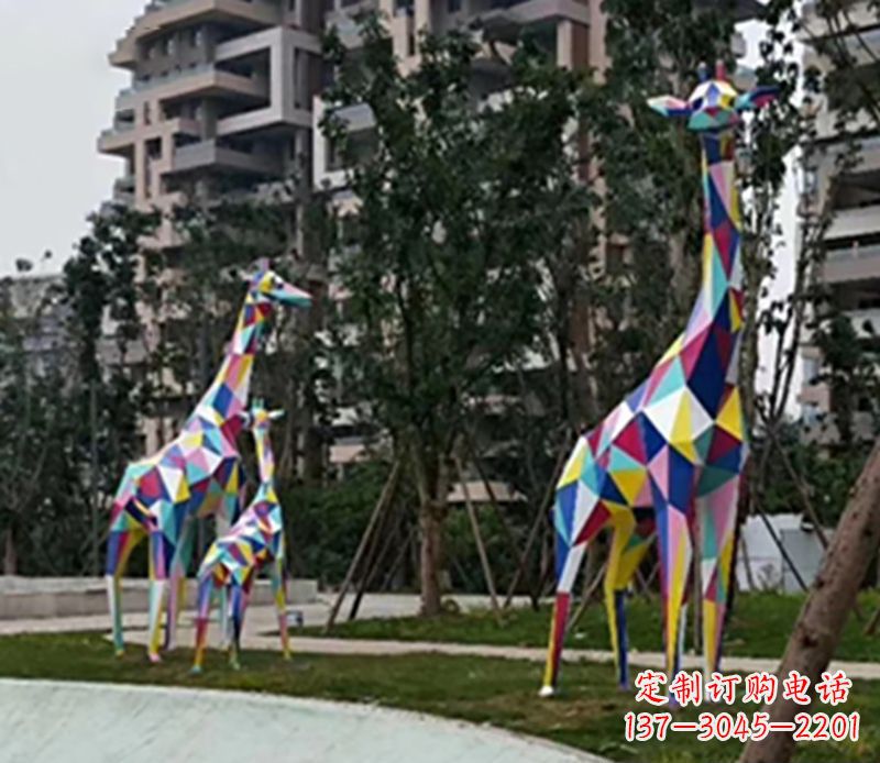 无锡公园长颈鹿雕塑