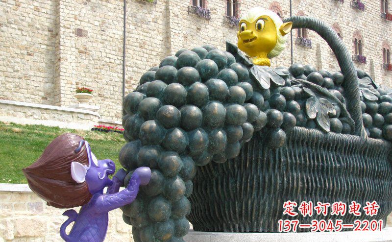 无锡公园装葡萄的篮子景观铜雕