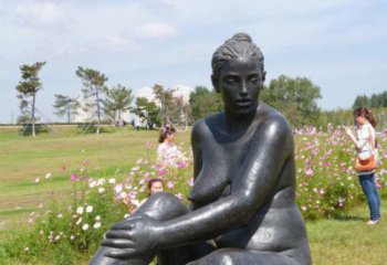 无锡中领雕塑给公园增添开心的女人铜雕