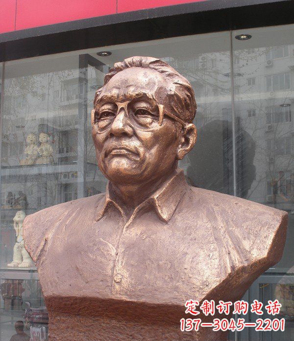 无锡以巴金头像为原型打造的高贵铜雕艺术