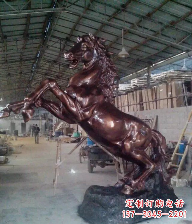 无锡广场奔马铜雕