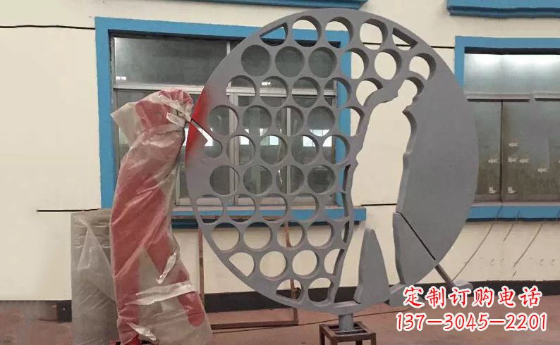 无锡广场不锈钢打高尔夫球雕塑 (2)