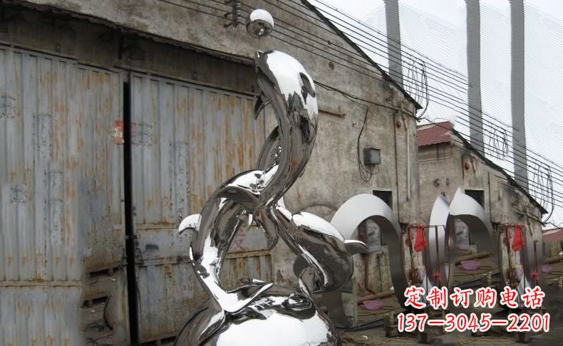 无锡海洋精灵的象征:汇中领雕塑出品的不锈钢海豚雕塑