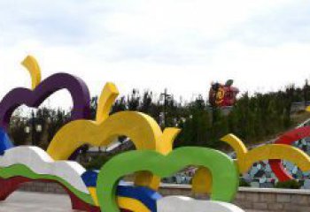 无锡广场艺术：不锈钢抽象彩色苹果雕塑