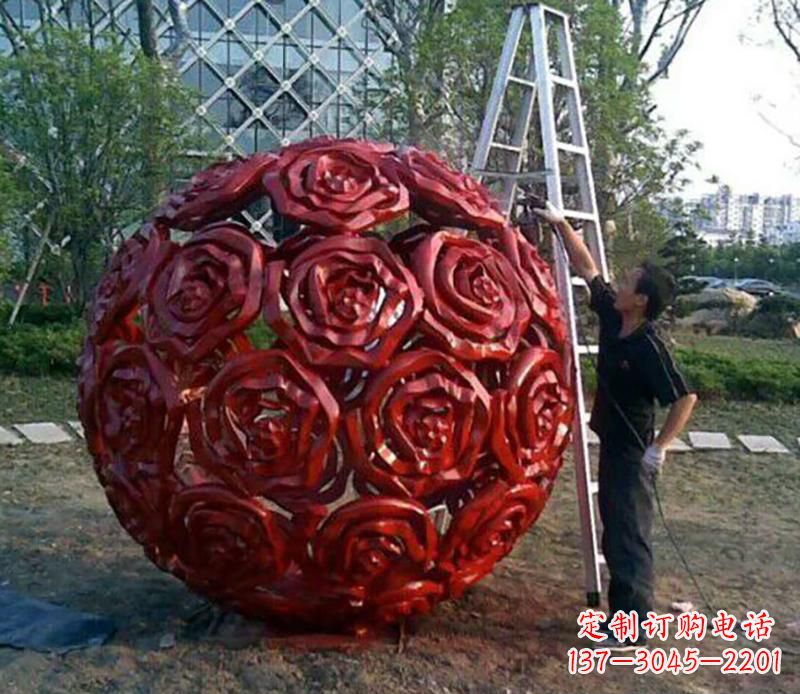 无锡不锈钢玫瑰花镂空雕塑