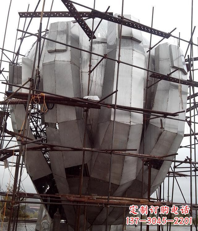 无锡展现独特审美:不锈钢蟠桃大型景观雕塑