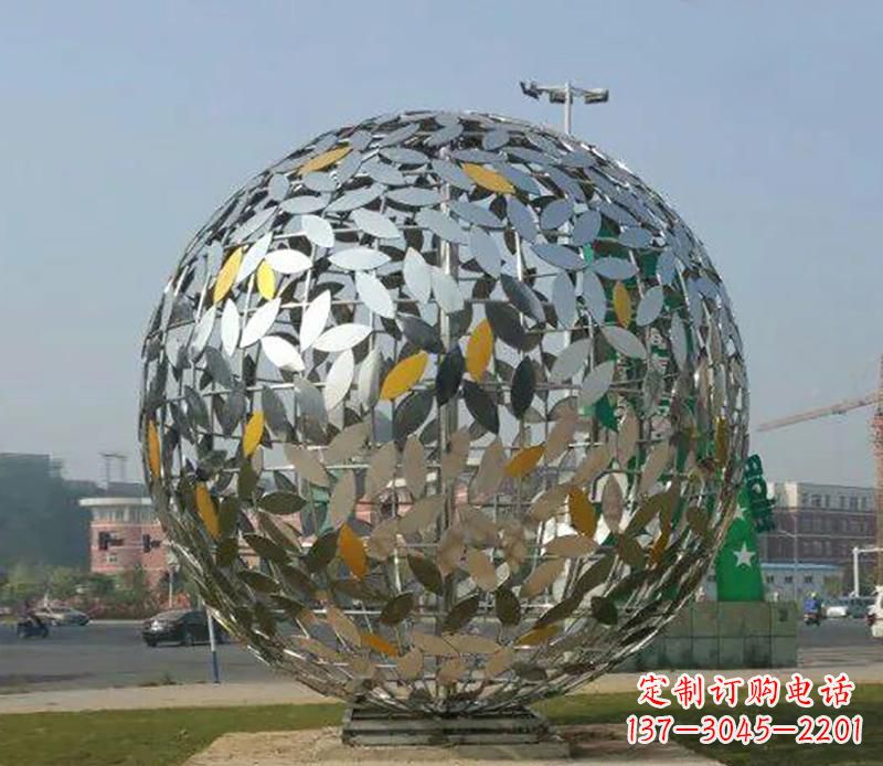 无锡华丽曼妙的不锈钢树叶镂空球雕塑