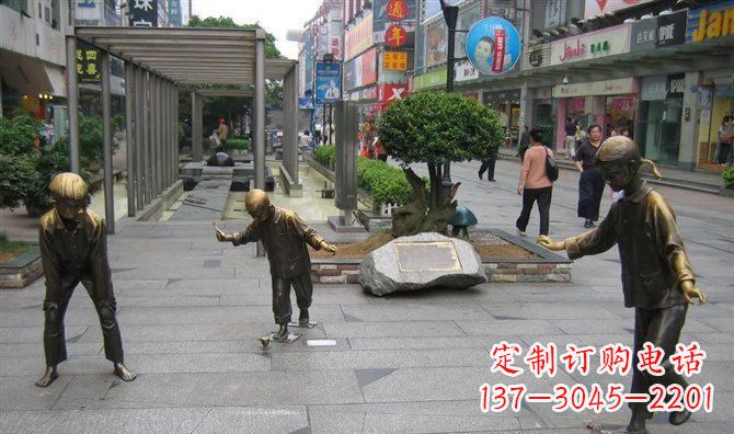 无锡中领雕塑:陀螺小品人物铜雕
