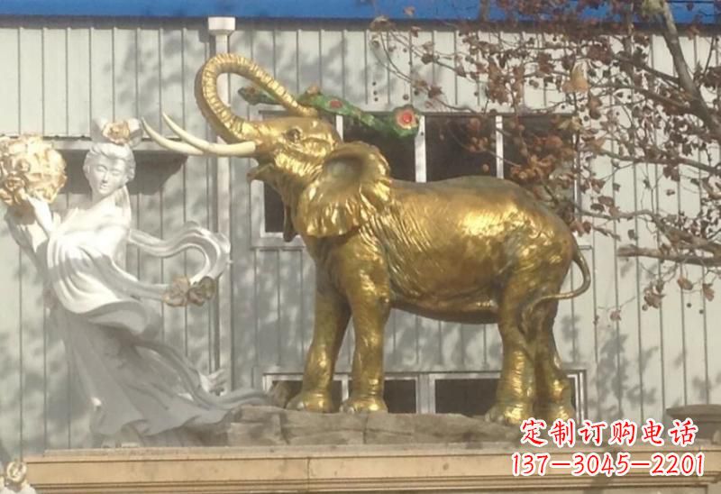 无锡海洋之神的守护——大象雕塑