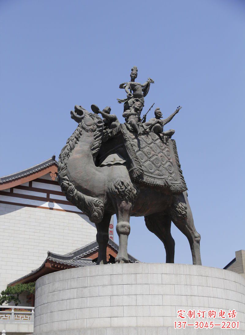 无锡中领雕塑:古代人物骑骆驼铜雕