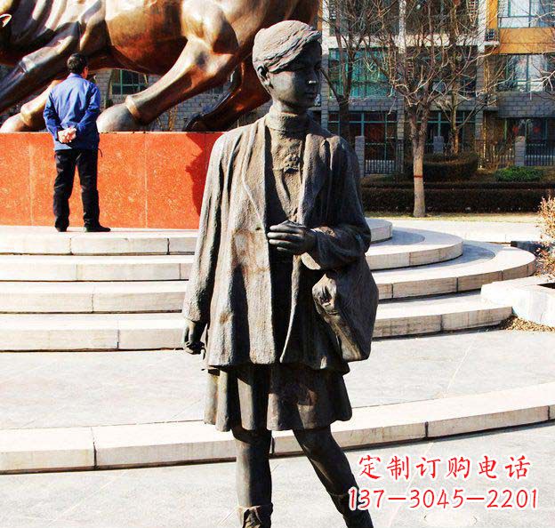 无锡真实可爱的女孩铜雕塑