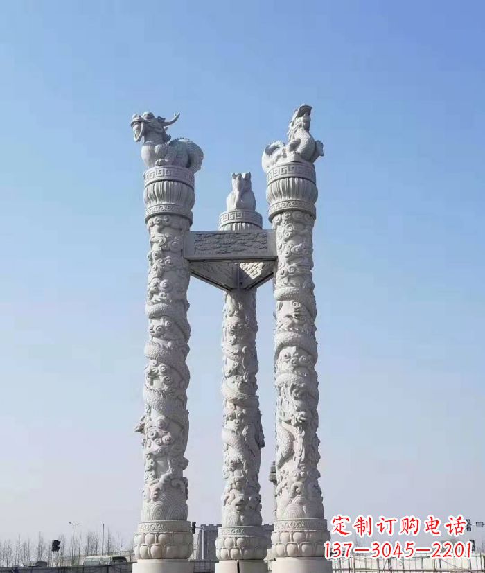 无锡领雕塑:十二生肖石柱多彩景观