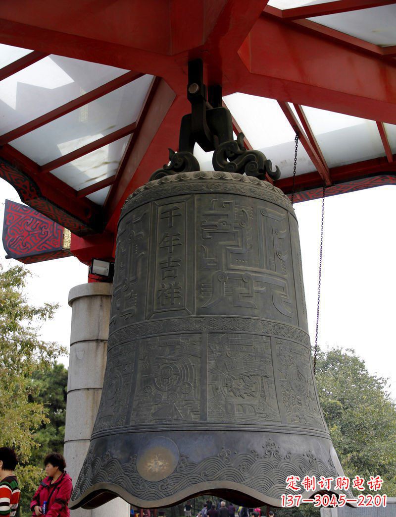 无锡中领雕塑:千年吉祥铜钟雕塑