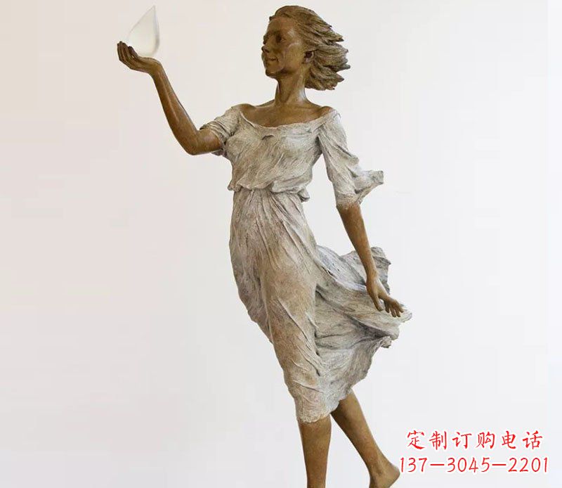 无锡广场铜雕西方美女玩耍人物雕塑