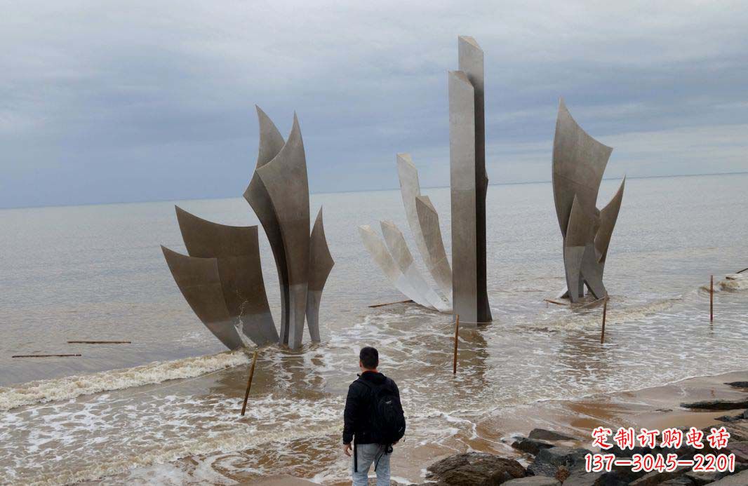 无锡海边不锈钢船帆景观雕塑