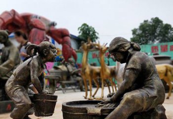 无锡注重传统的母爱——广场铜雕母亲洗衣服小品雕塑
