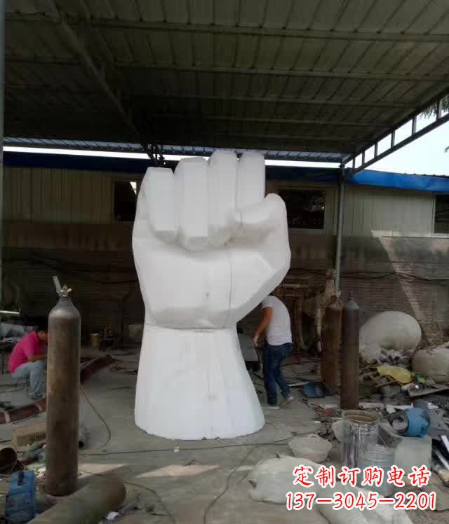 无锡中领雕塑推出户外不锈钢拳头雕塑