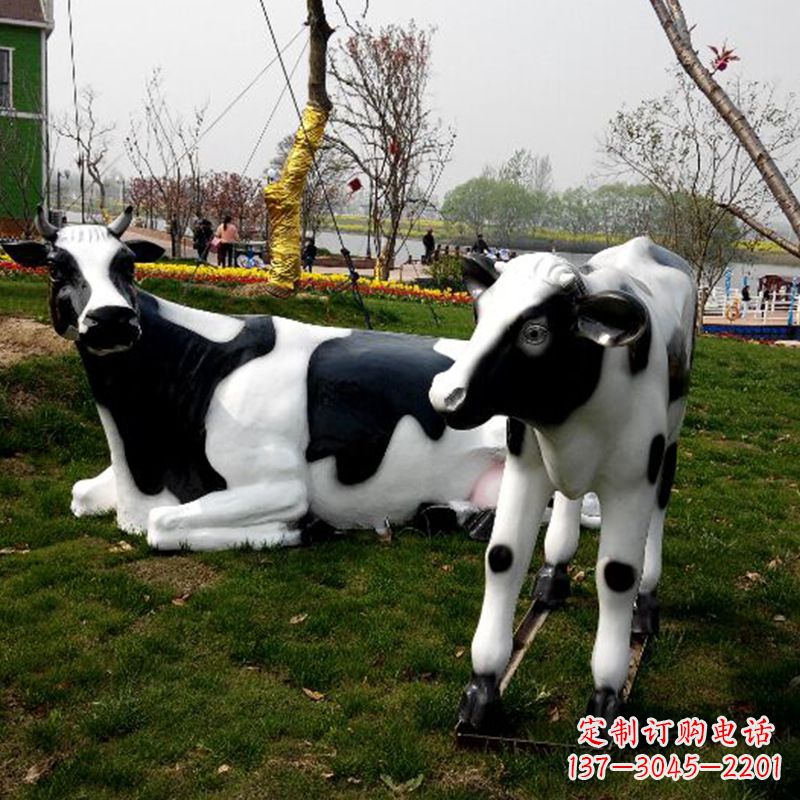 无锡仿真奶牛雕塑,精致外形逼真细节