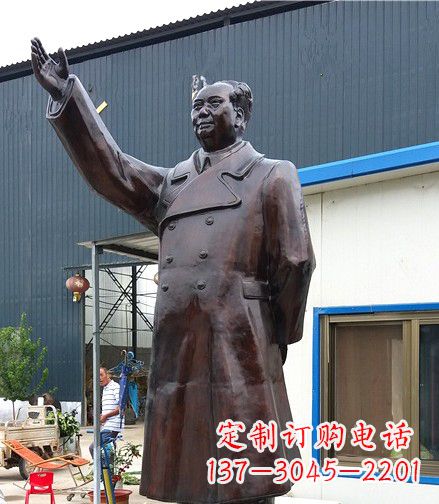 无锡挥手的毛主席铜雕像