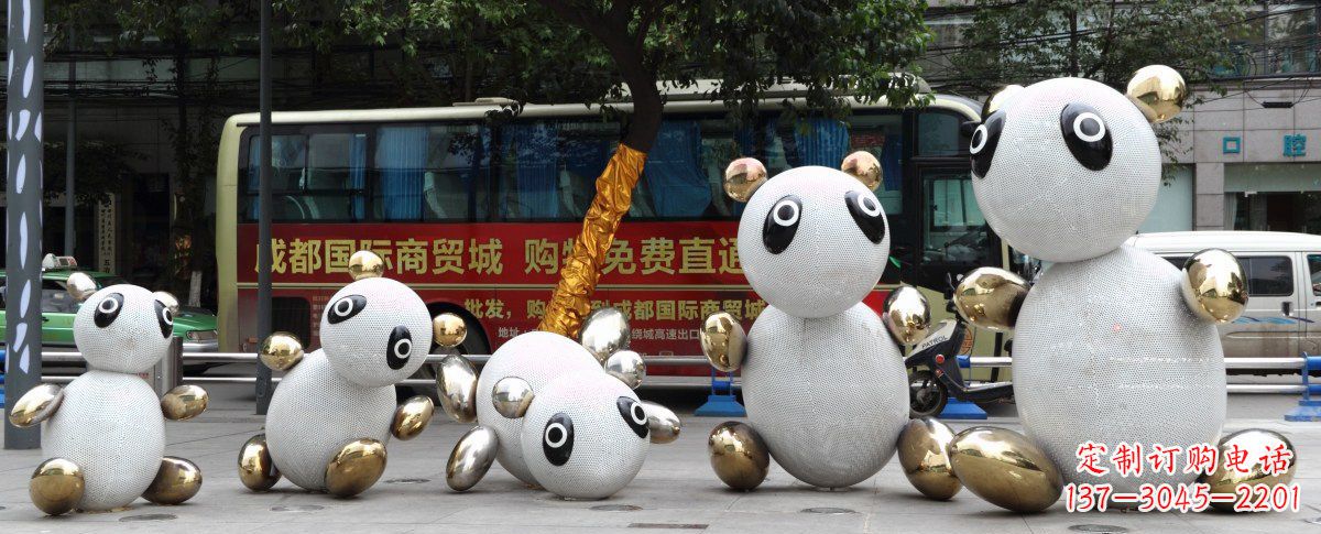 无锡中领雕塑:优雅的不锈钢抽象熊猫雕塑