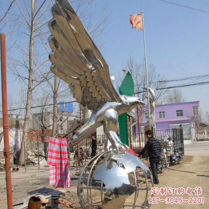 无锡超越传统的老鹰不锈钢雕塑