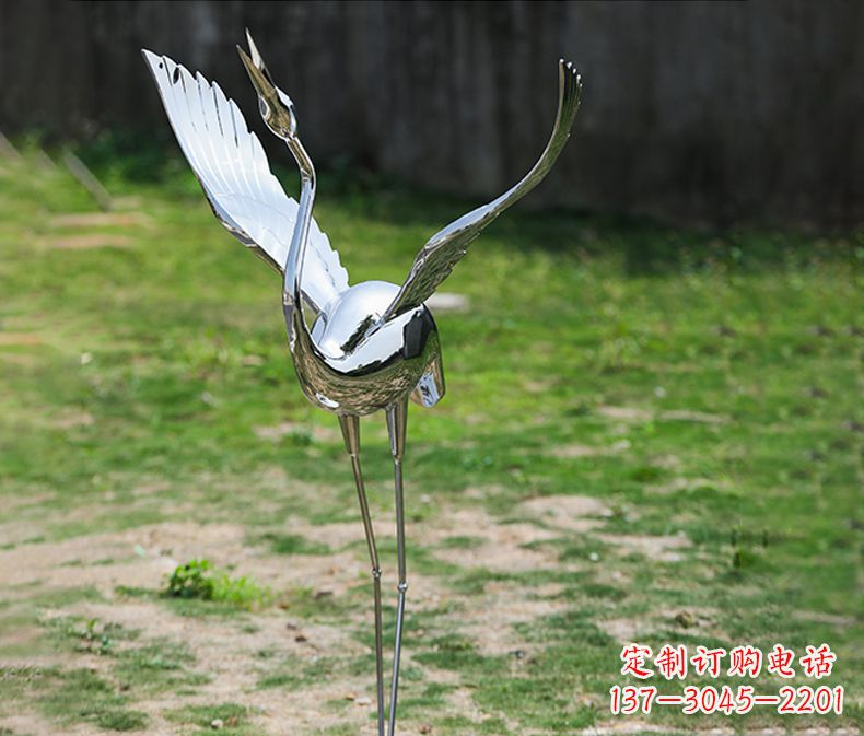 无锡高端定制丹顶鹤展翅不锈钢雕塑