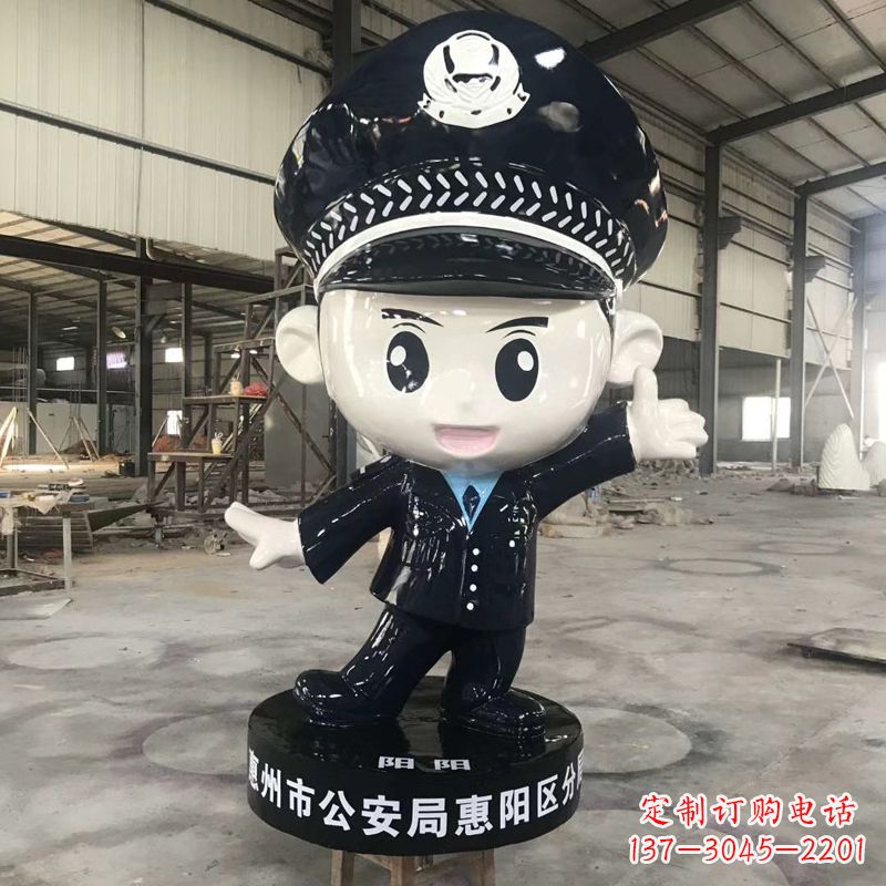 无锡可爱的警察卡通雕塑