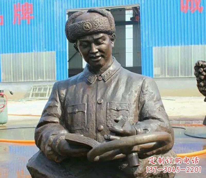 无锡向雷锋致敬!郑州中领雕塑出品:雷锋铜雕