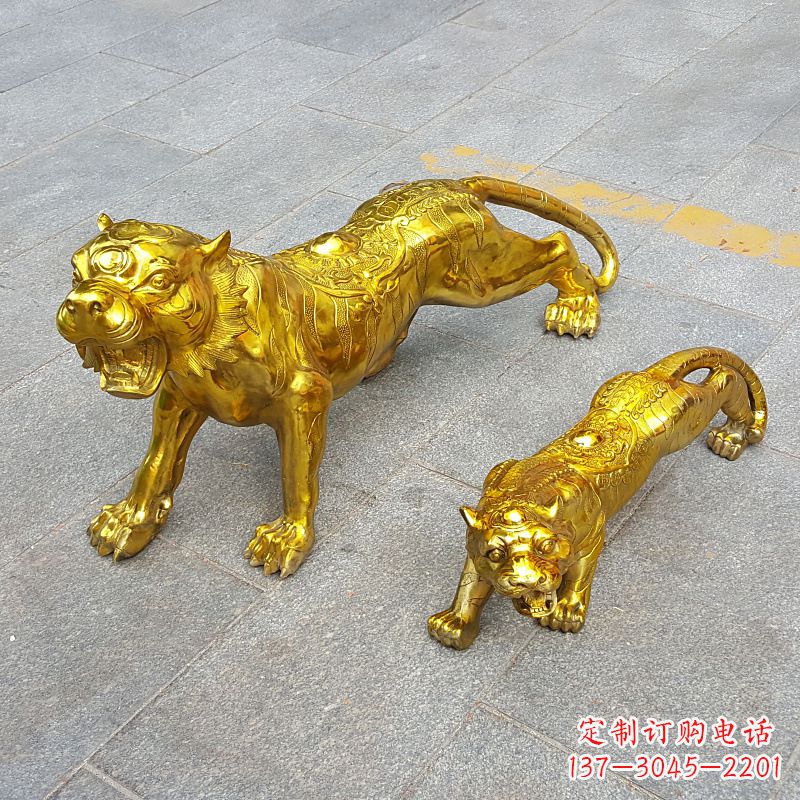 无锡鎏金老虎,铜雕工艺精美