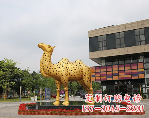 无锡闪亮可爱的不锈钢骆驼雕塑