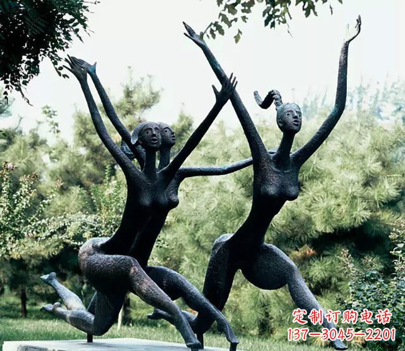 无锡美女奔跑公园抽象人物铜雕