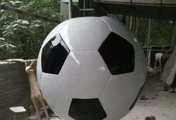 无锡不锈钢足球雕塑提供优质的装饰效果
