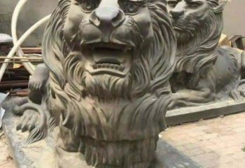无锡微笑洒脱，汇丰趴着的狮子铜雕