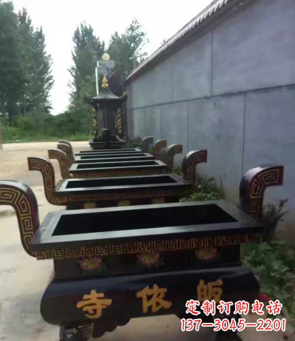 无锡寺庙四足方形香炉铜雕