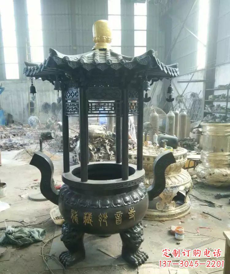 无锡寺庙圆香炉铜雕 (2)