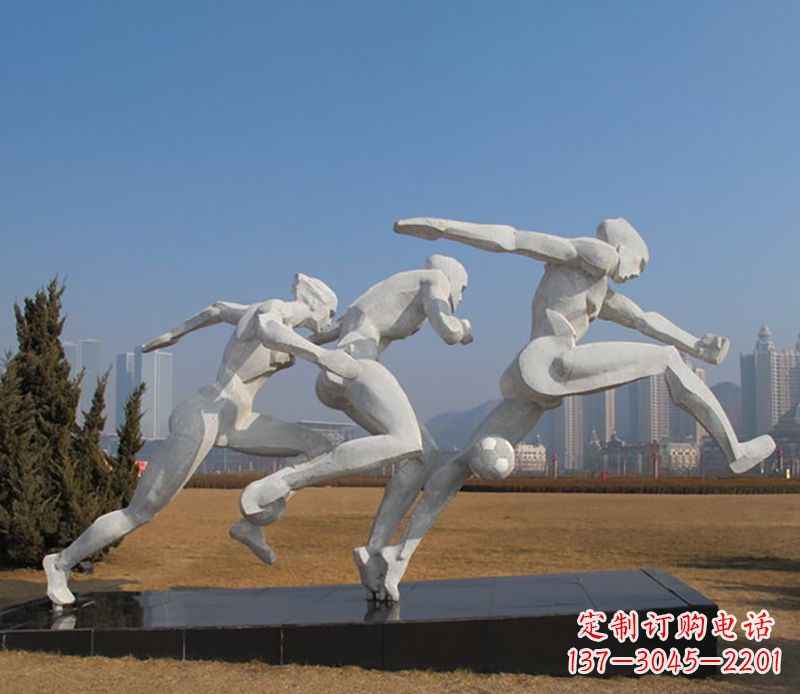 无锡踢足球不锈钢运动雕塑