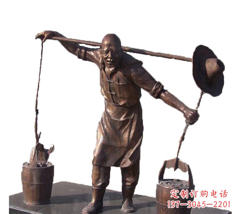 无锡挑扁担的老人铜雕