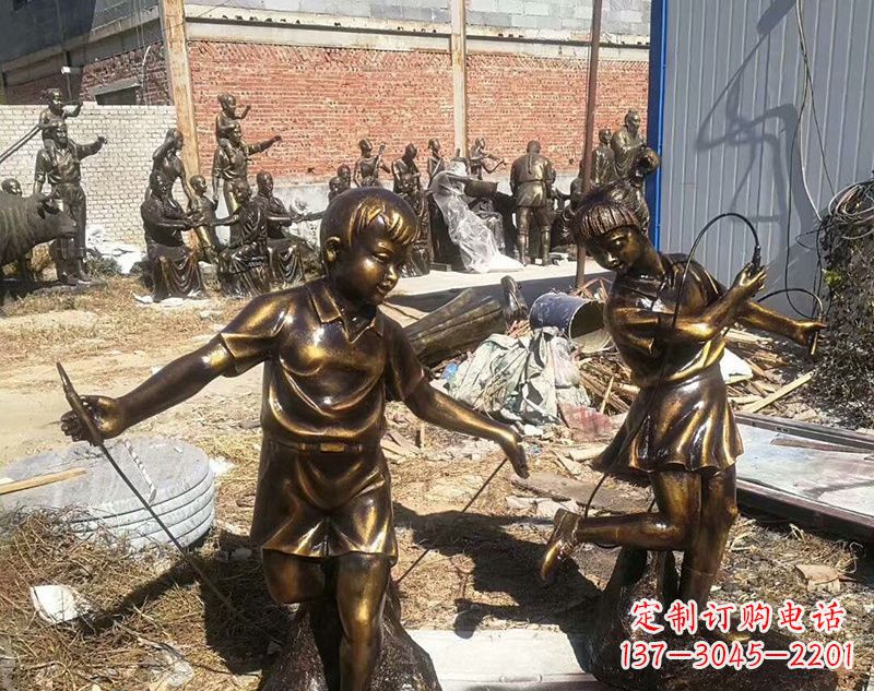 无锡跳绳的儿童铜雕