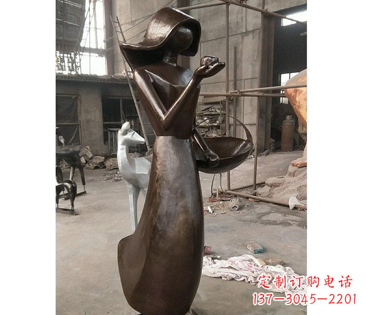 无锡铜雕逛街女孩人物雕塑