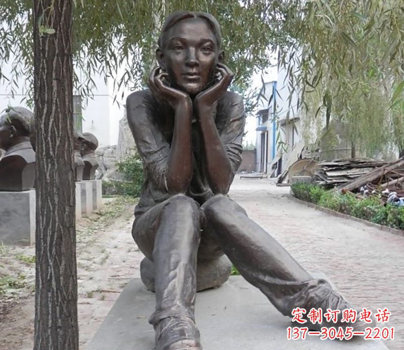 无锡托着下巴小女孩公园人物铜雕