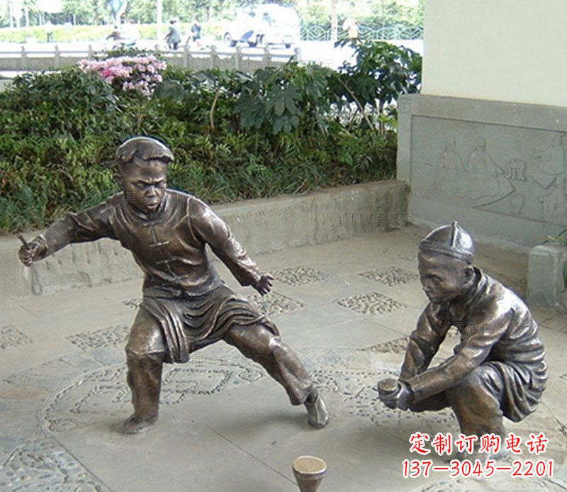 无锡玩陀螺的古代儿童铜雕