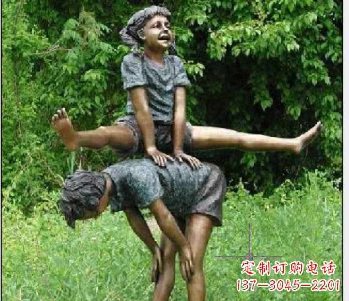 无锡玩跳山羊的儿童铜雕