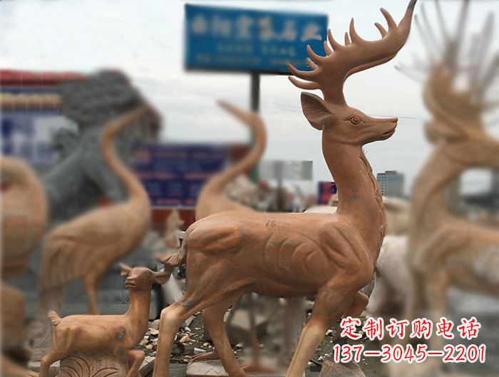 无锡晚霞红动物驯鹿公园石雕