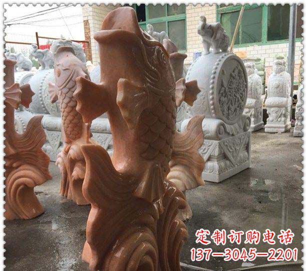 无锡晚霞红喷水鲤鱼公园石雕