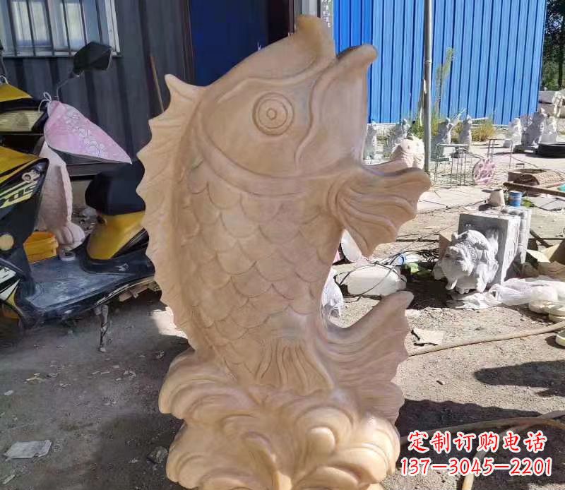 无锡晚霞红喷水鲤鱼石雕