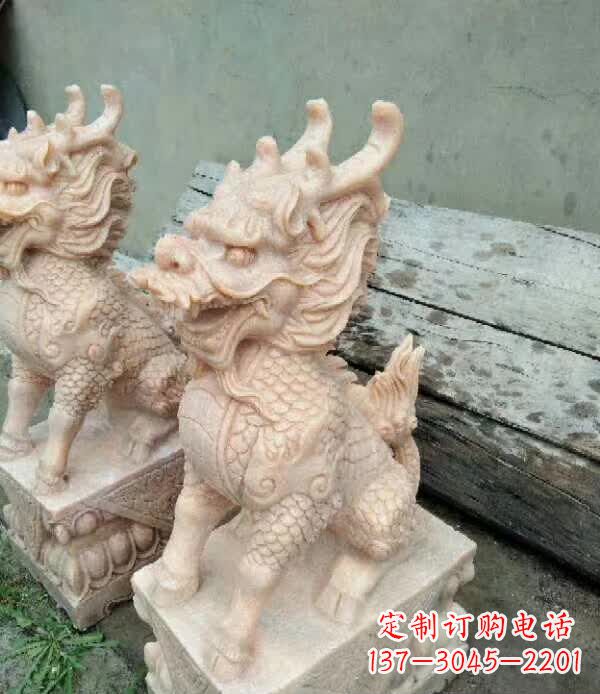 无锡晚霞红石雕麒麟