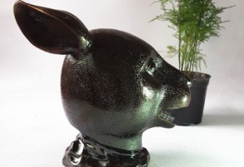 无锡表彰传统的中国生肖兔铜铸雕塑