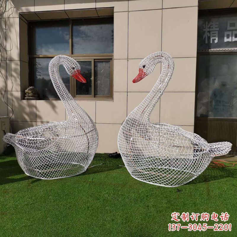 无锡卧姿天鹅网格动物雕塑园林草坪动物摆件