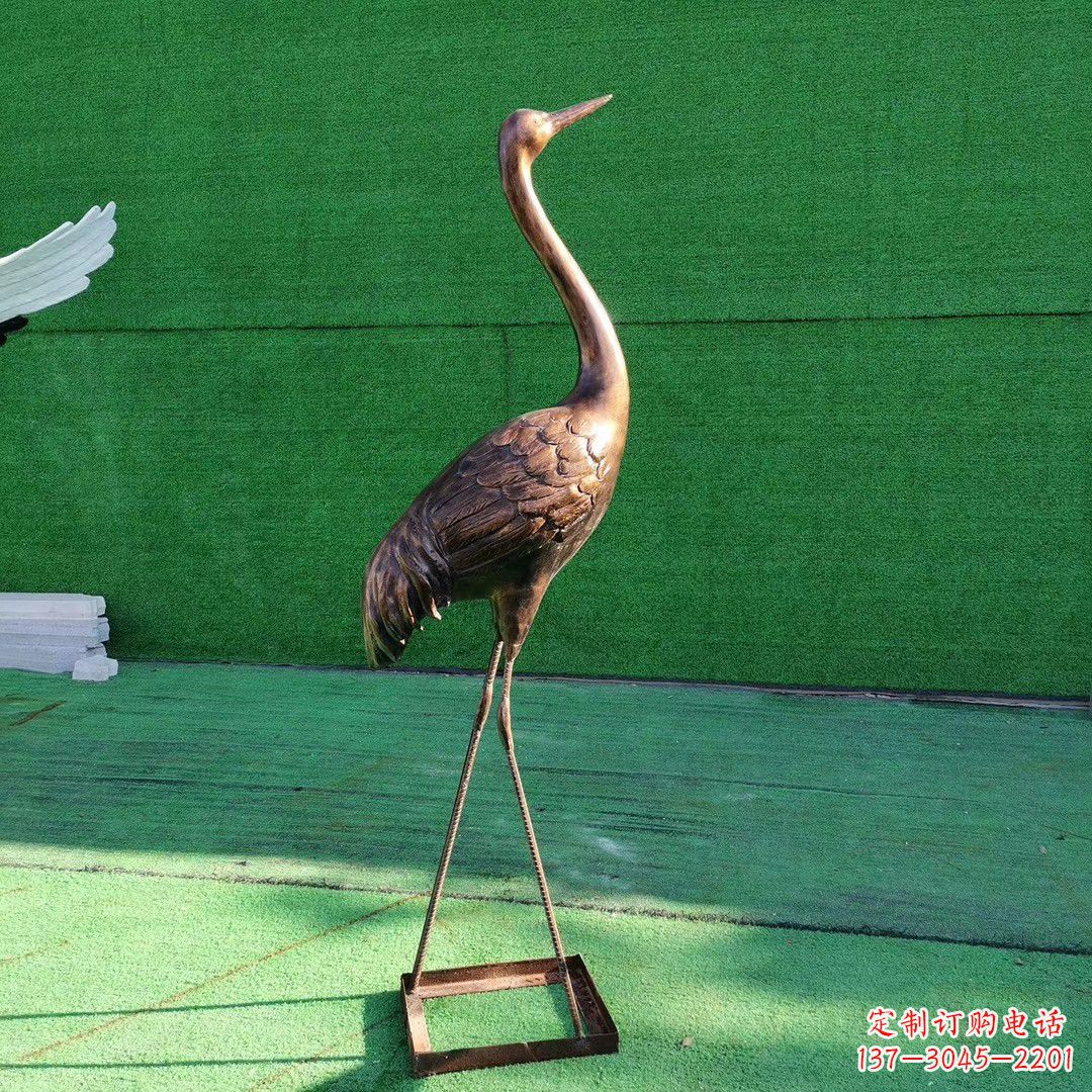 无锡仙鹤衔芝铜雕