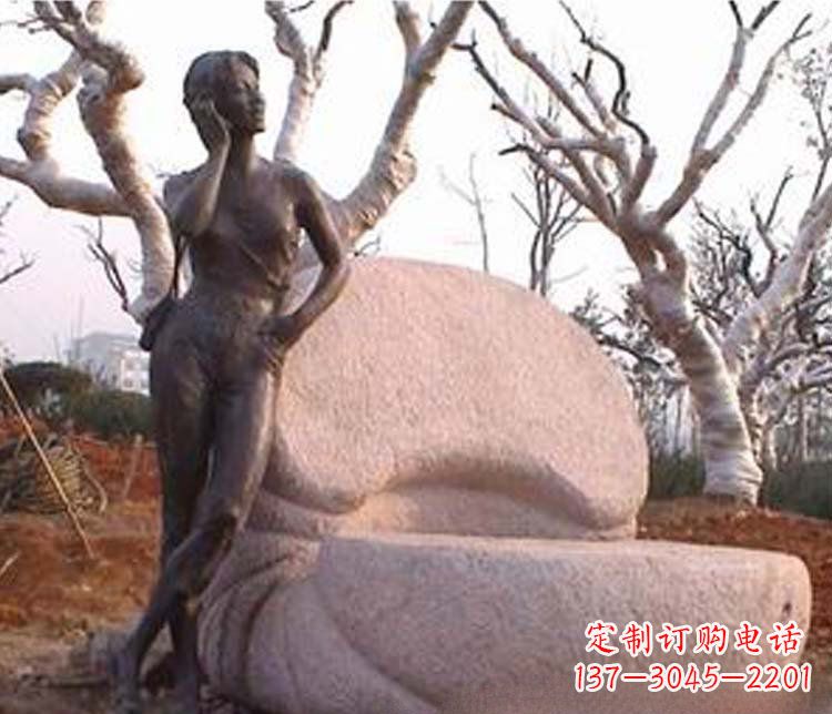 无锡现代女人打电话铜雕